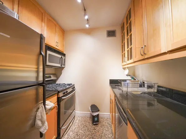 30 West 63rd Street image 1 of 17