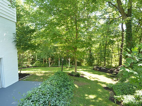 3rd image of 6819 Fairwood Ct E