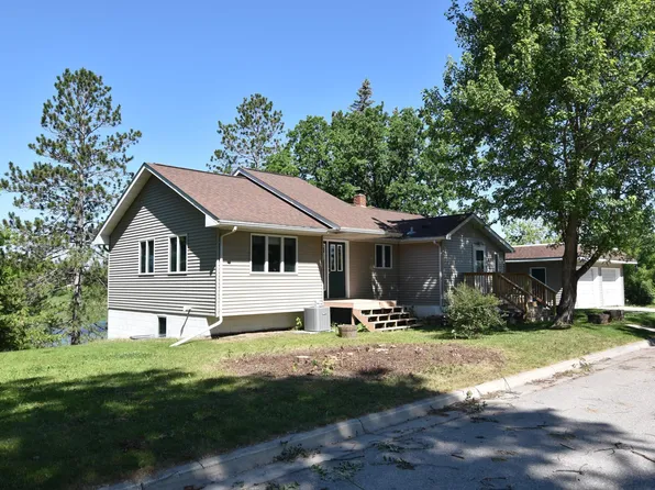 205 2nd Ave SE, Baudette, MN 56623