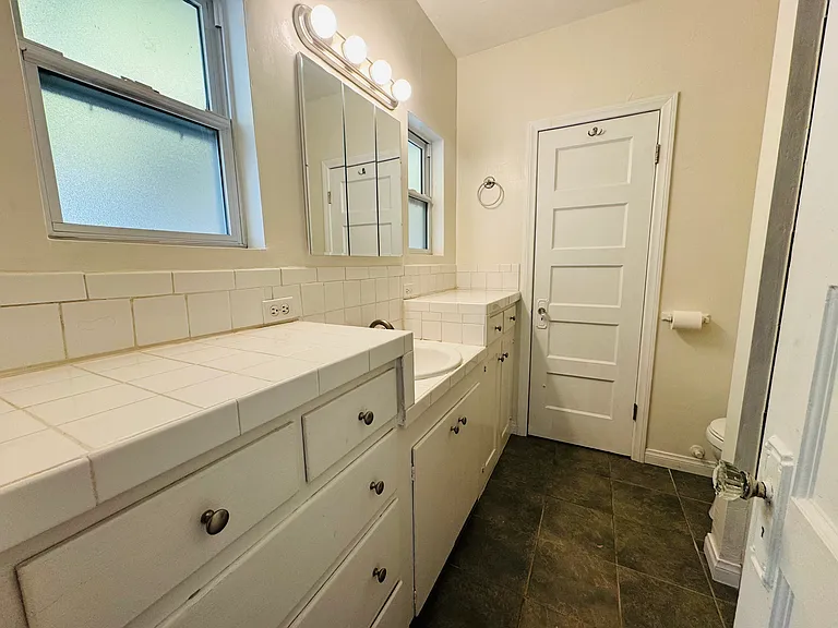4088 Manzanita Dr — Photo 20