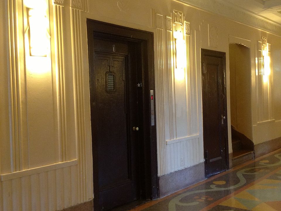 2nd image of 2420 Glenwood Rd APT 5G