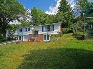 301 Springbrook Trl, Sparta, NJ 07871
