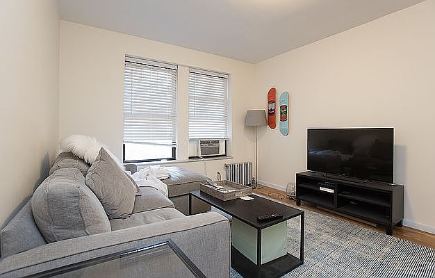 1st image of 311 W 19th St #4