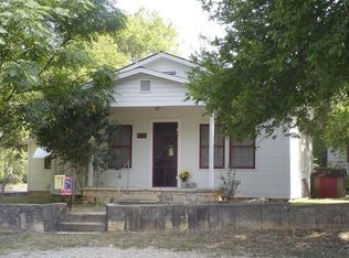 620 7th St, Blanco, TX 78606