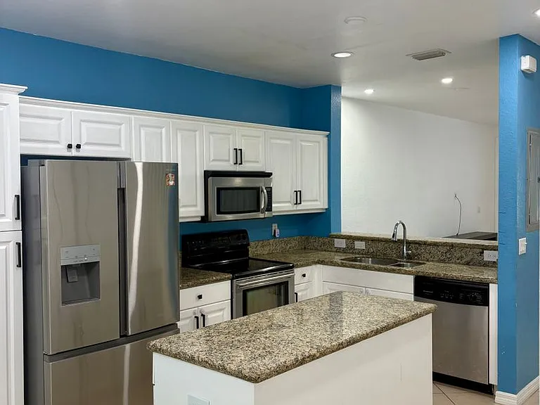 1956 Alamanda Way — Photo 8