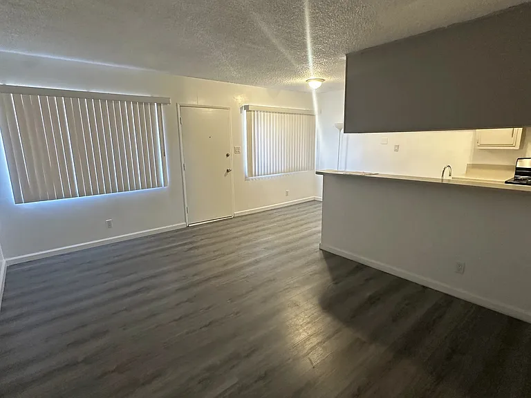 6318 Gentry St #D — Photo 6