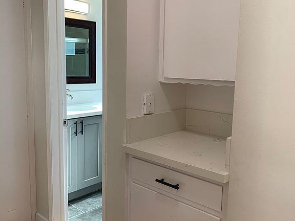 5th image of 279 Temple Ave #11