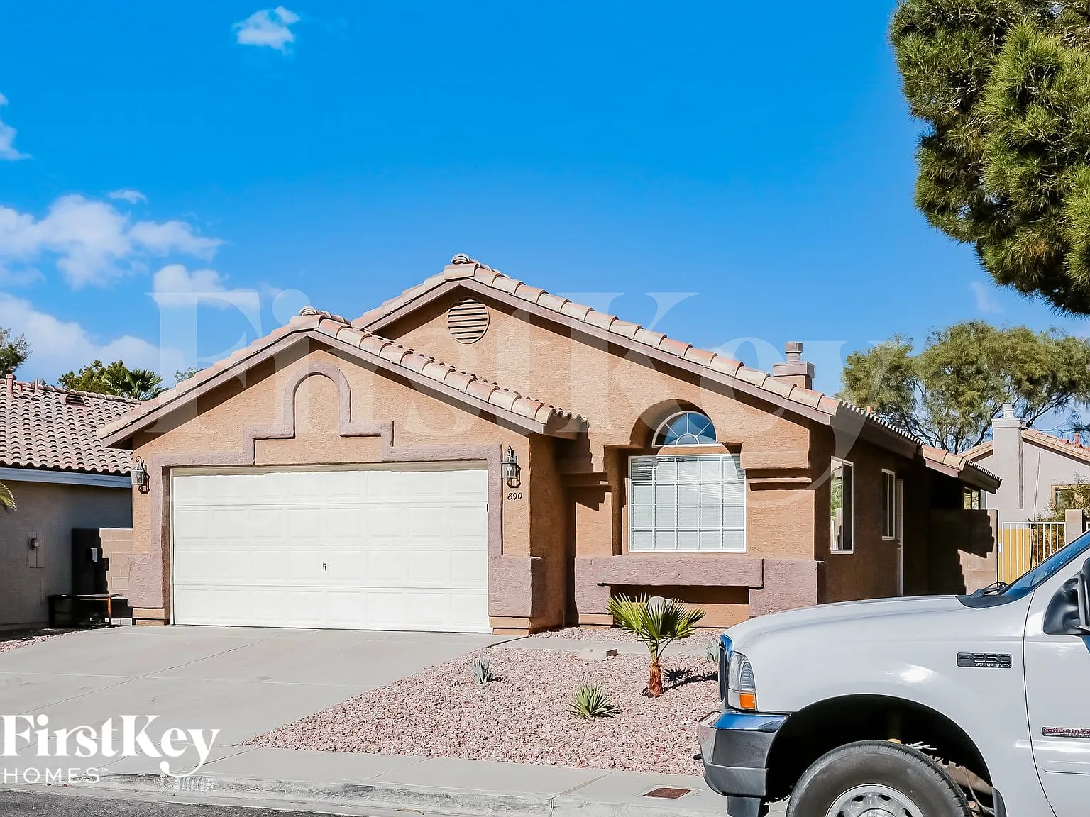 3 bed, 2.0 bath, 1309 sqft, $1,915 — Photo 2