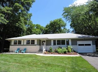 14 Mountain View Ave, Long Valley, NJ 07853