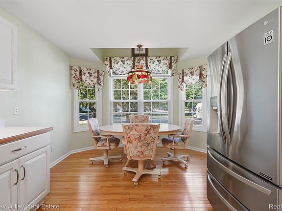 4th image of 4784 New Haven Dr
