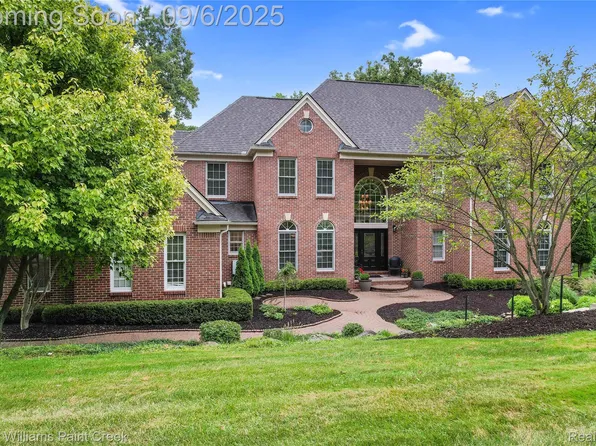 1614 Crossbow Ct, Rochester Hills, MI 48306