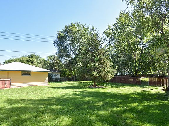 4th image of 7724 Sierra Pkwy