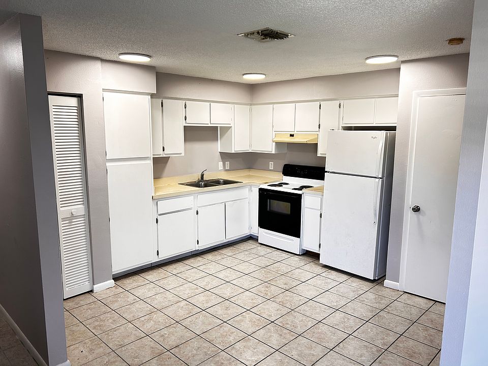 HUGE kitchen