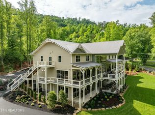 281 Loop Rd, Gatlinburg, TN 37738