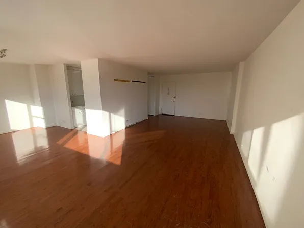 269 Grand Central Pkwy #1A, Floral Park, NY 11005