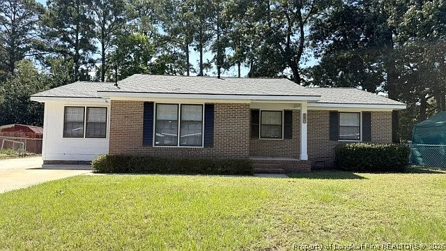 3 bed, 1.5 bath, 1512 sqft, $1,495 — Photo 1