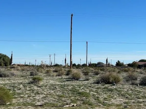2864 Treadwell Blvd, Thermal, CA 92274