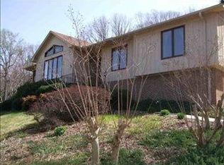 156 Mountain View Dr, Pickens, SC 29671