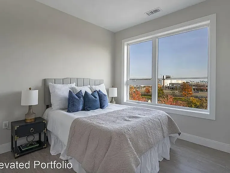 3 bed, 1200 sqft, $4,245 — Photo 2