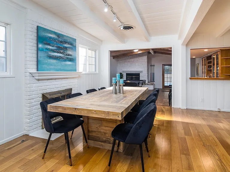 6135 Wilkinson Ave — Photo 7