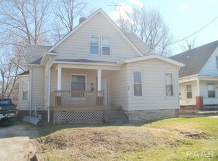 348 W Maple St, Canton, IL 61520