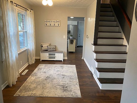 2nd image of 813 Park St