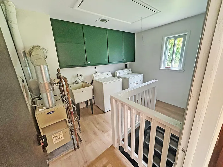 2429 Sarah Dr — Photo 11