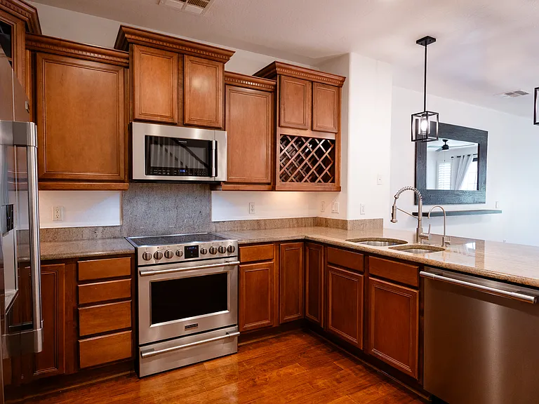 2445 E Montecito Ave — Photo 2