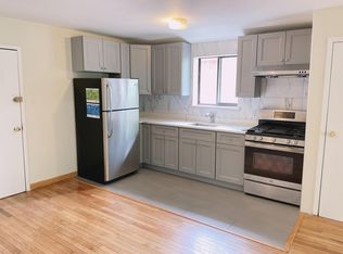 16007 Station Rd, Flushing, NY 11358