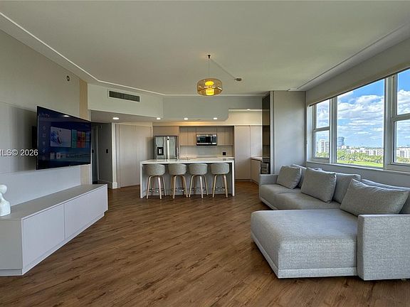 5th image of 20000 E Country Club Dr APT 1016
