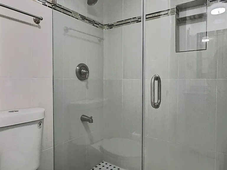 2652 Riverside Dr — Photo 4
