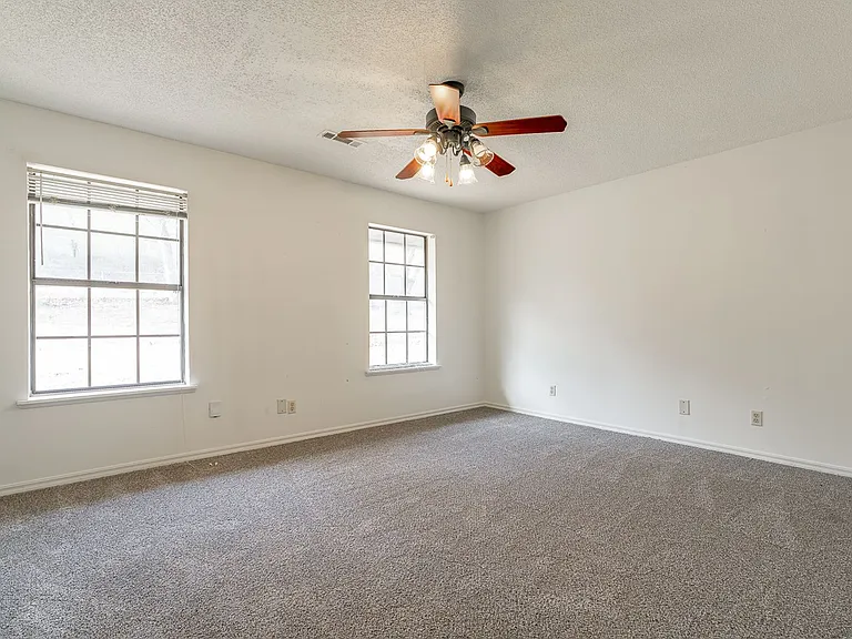 2115 W Loren Cir — Photo 9