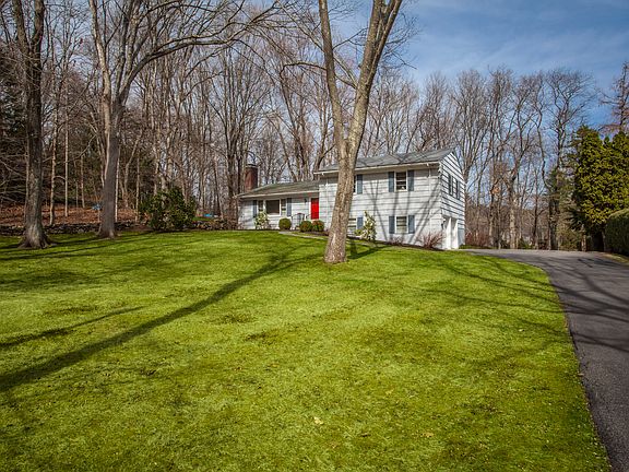 2nd image of 14 Hopp Ground Ln