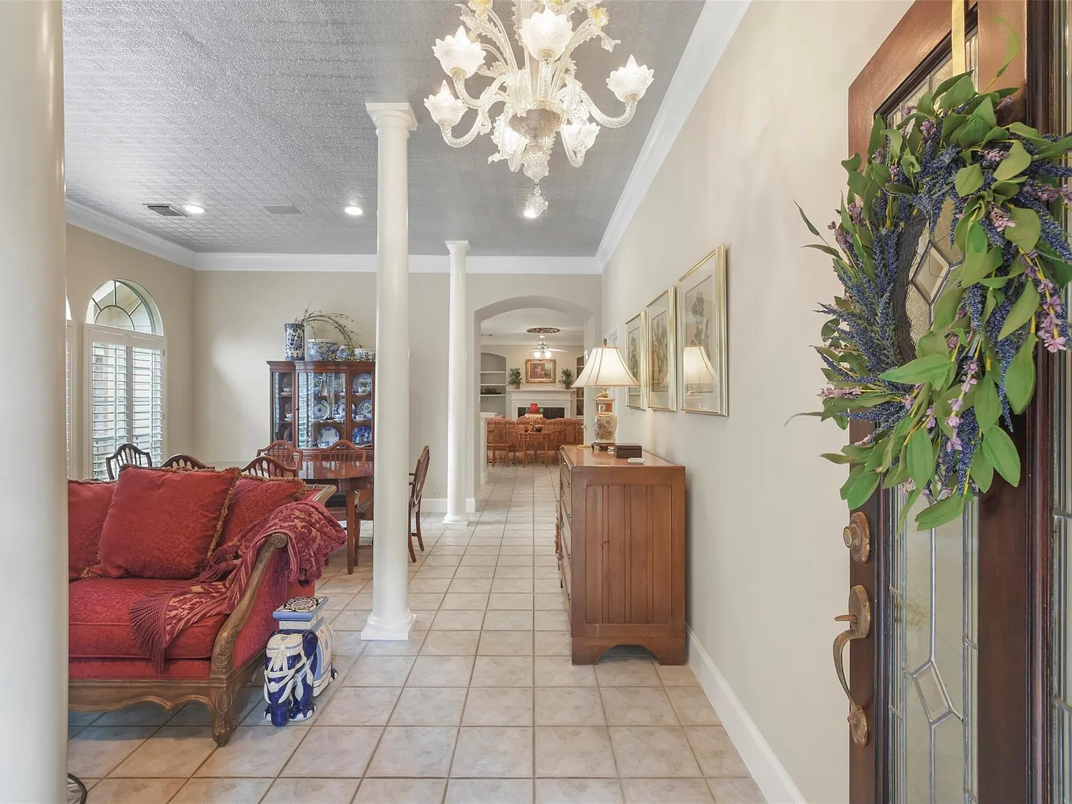 3 bed, 2.0 bath, 2008 sqft, $3,000 — Photo 3