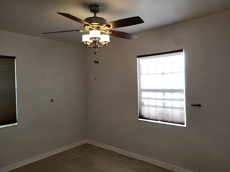 10815 N Edison Ave — Photo 11