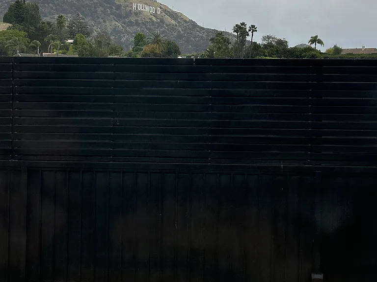6752 Mulholland Dr — Photo 3