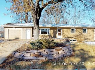 1112 E Beechnut St, Brandon, SD 57005