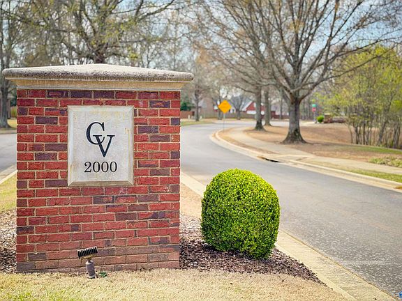 2nd image of 2028 Sarah Ln