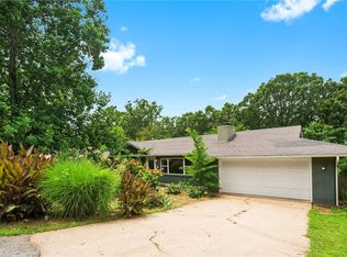 1333 N Viewpoint Dr, Fayetteville, AR 72701