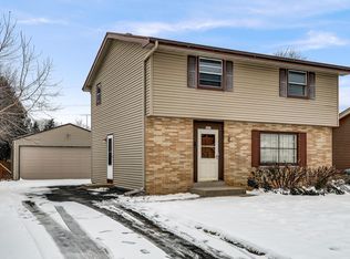 4053 S 91st Pl, Greenfield, WI 53228