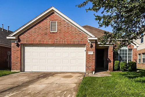 18407 Knob Hill Lake Ln Photo 1