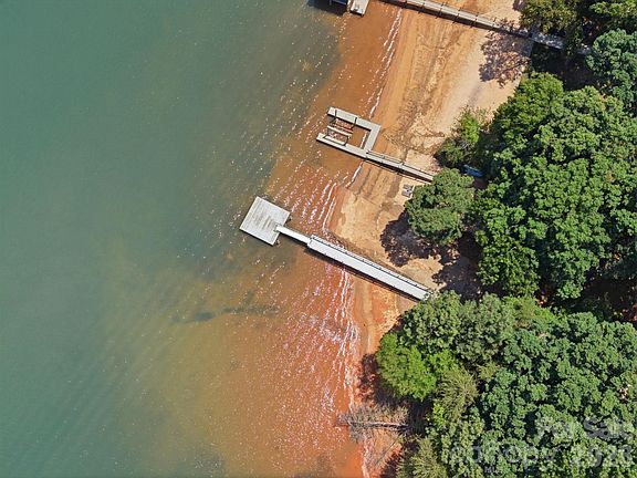 4th image of 118 Broadbill Dr