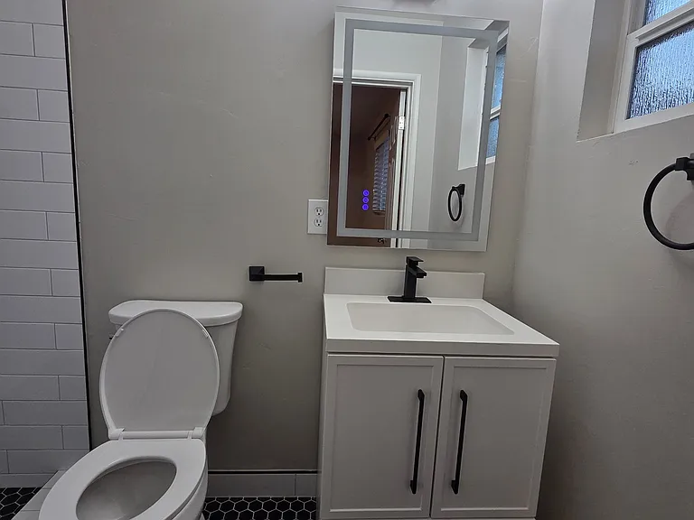 4242 E Montecito Ave — Photo 12