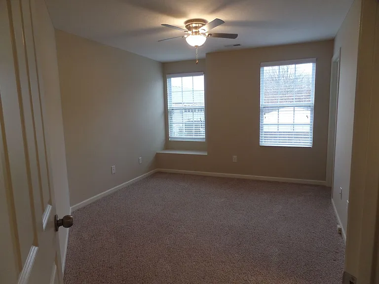 5353 Nottinghamshire Ln — Photo 20