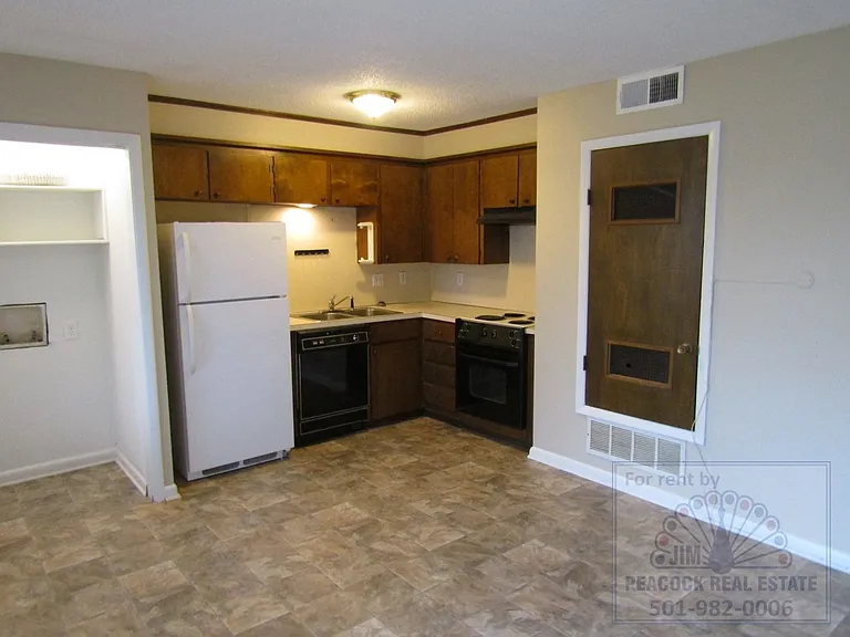 15 Laramie Cv — Photo 6