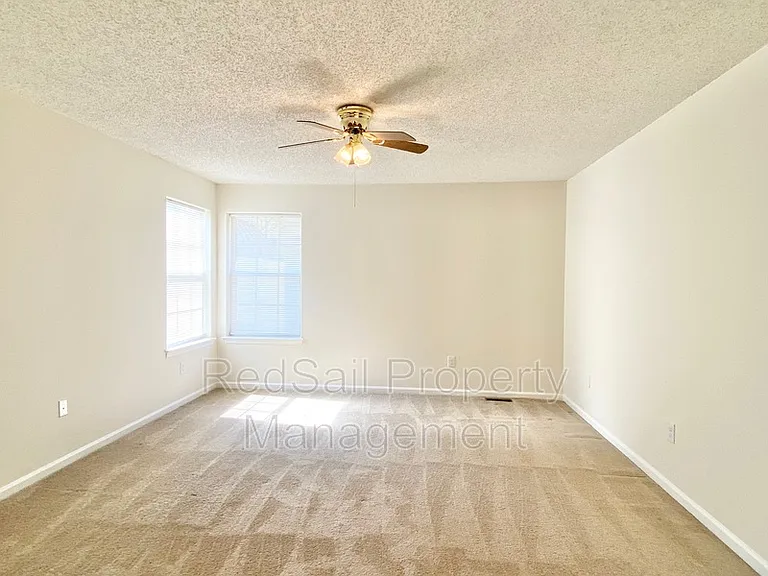 129 Watson Dr — Photo 12