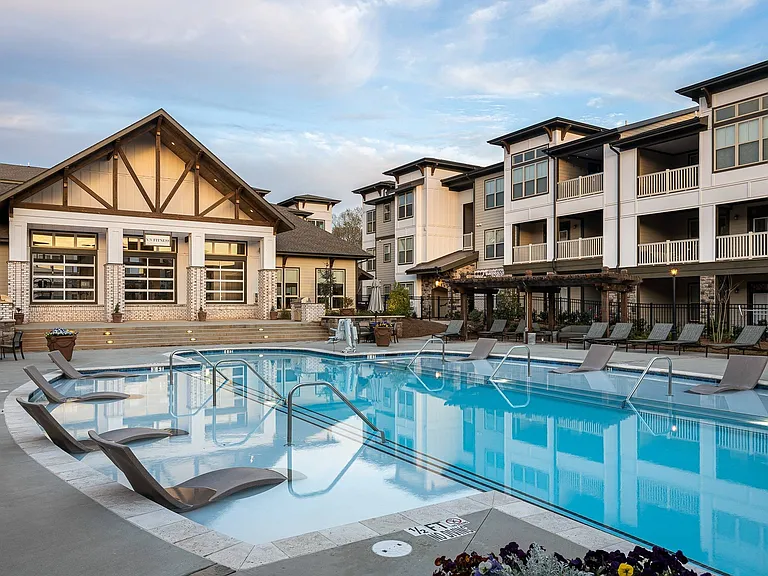 Gorgeous Pool and Sundeck