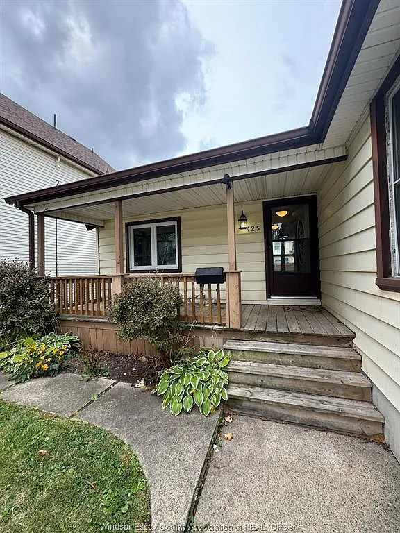 2 bed, 900 sqft, $1,800 — Photo 3
