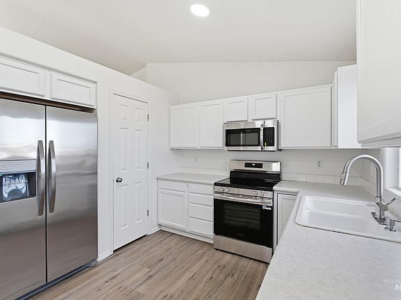 5th image of 723 Trailside Dr