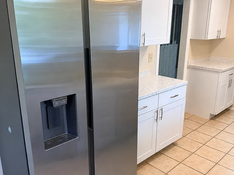 11504 Phoenix Ave NE — Photo 3